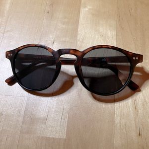 Tortoise Shell Sunglasses 🕶️☀️